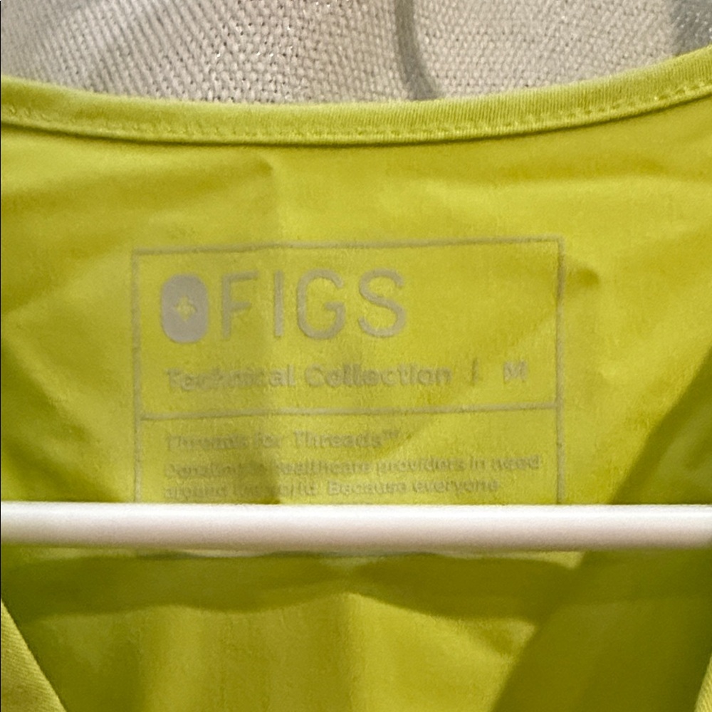 Neon Lime Figs Scrub Set - Picture 3 of 4